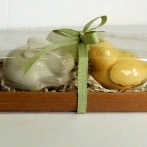 Hallmark Salt Pepper Shakers Easter Baby Chick Bab